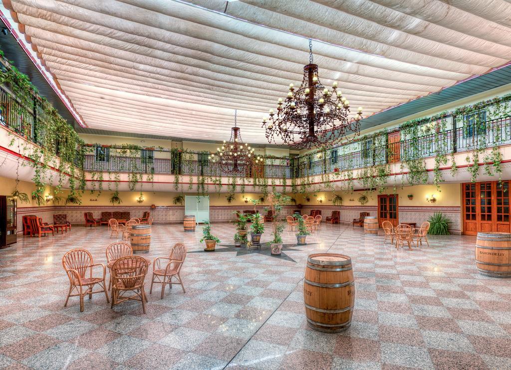 Hotel Sandra Alcalá de Guadaira Exterior foto